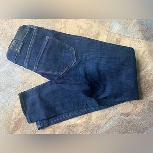Great pair of skinny cropped jeans. New with tags!
